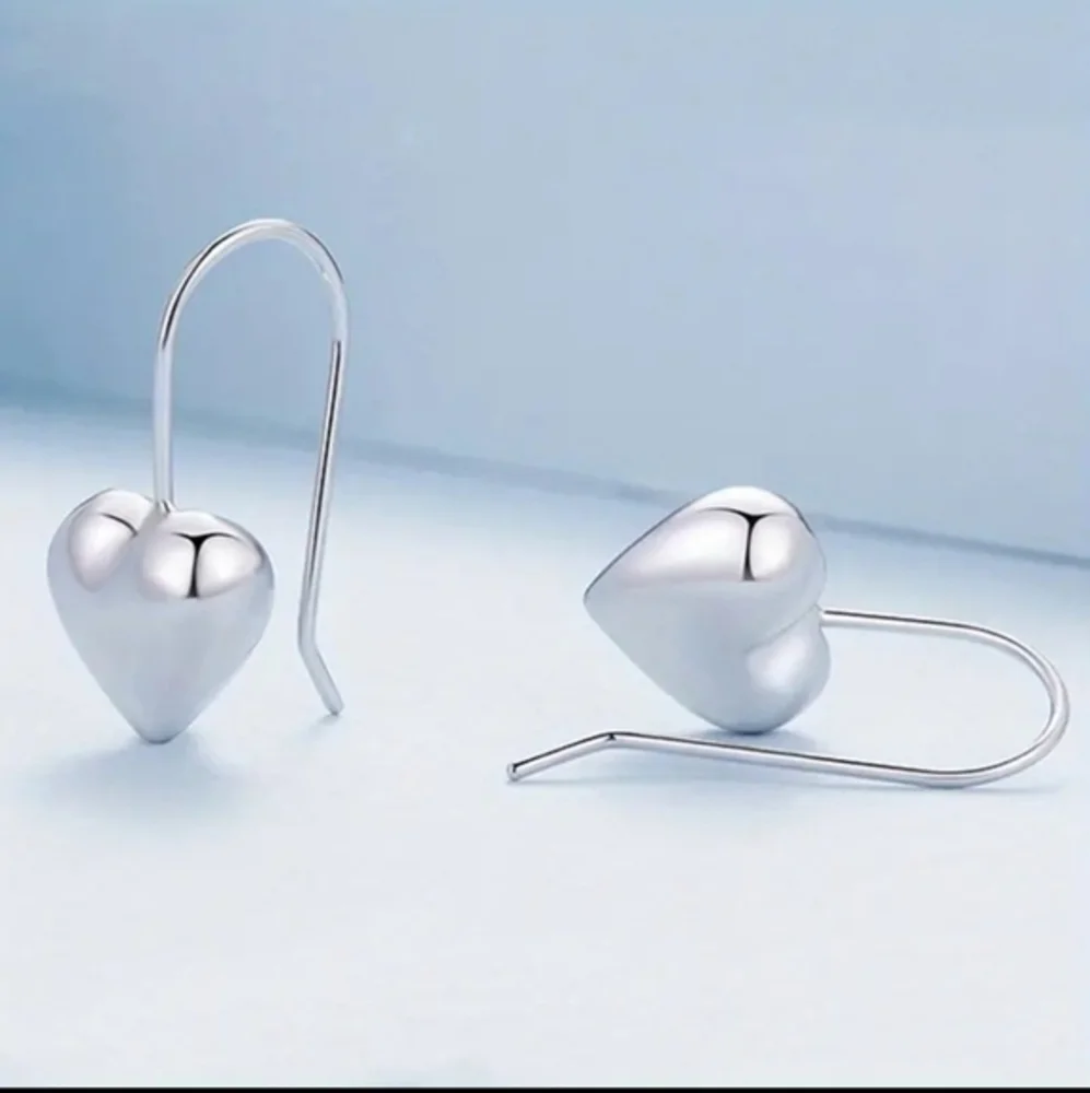 925 Sterling Silver Elegant Peach Shape‎ Heart Design Hook Dangle Earrings